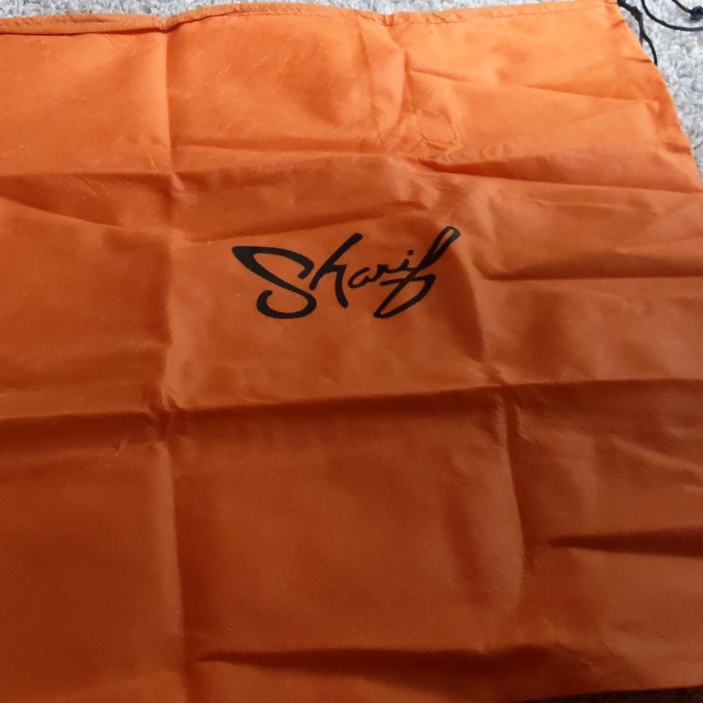 Leather shoulder bag